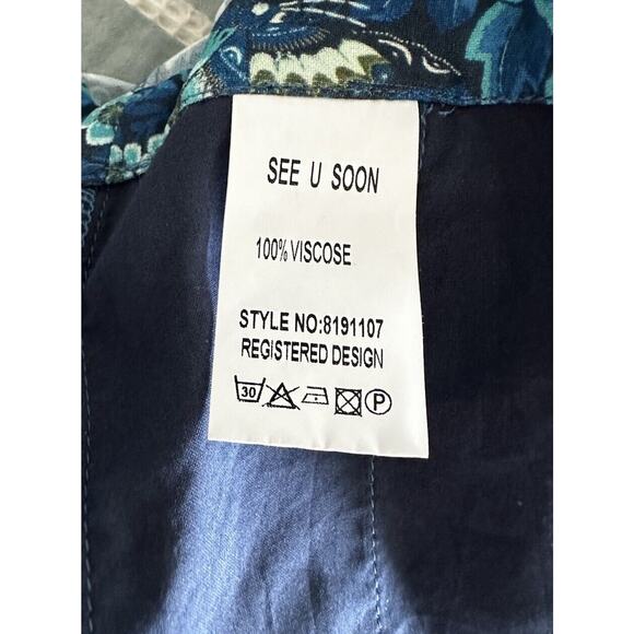 Floral Sleeveless Romper with V-Back - Picture 4 of 5